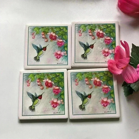 Vintage Hummingbird Set of 4 Coasters Pink Fuchsia Highlights ceramic coasters - Picture 1 of 15
